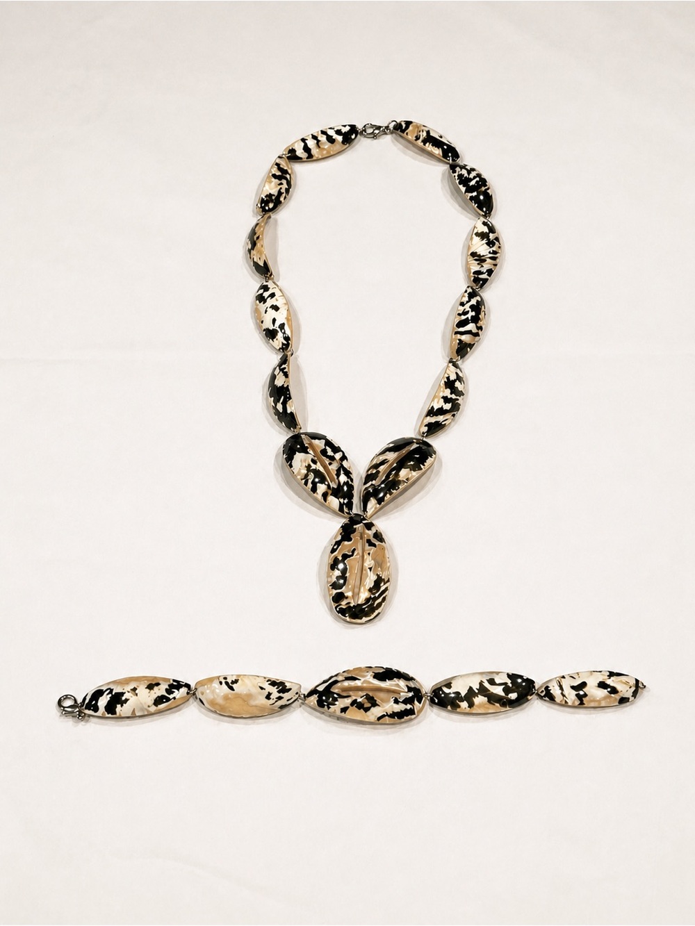 Beige and Black Elegant Handmade Cowrie Shell Necklace and Bracelet Set